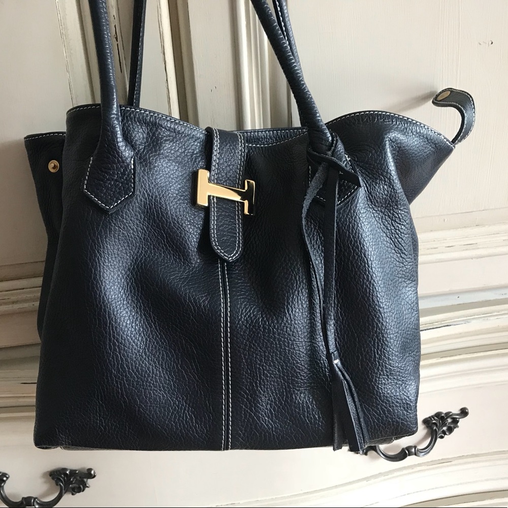 Navy Vera Pelle Italian pebbled leather purse.